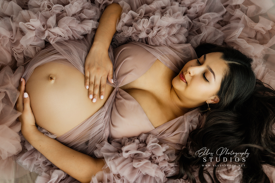 Studio Maternity Photography Near Me - Elles Photography 